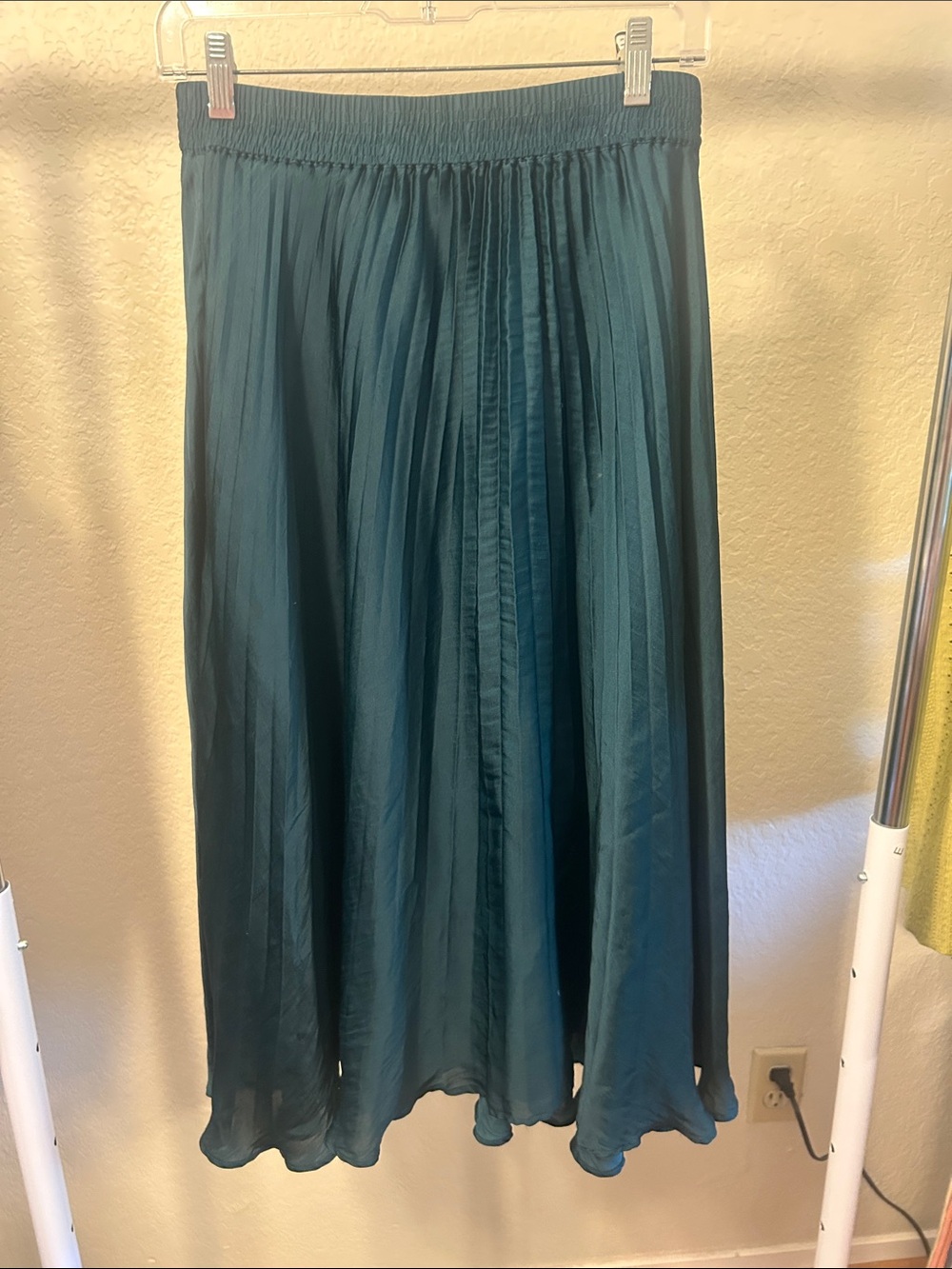 Banana Republic Teal Pleated Midi Skirt